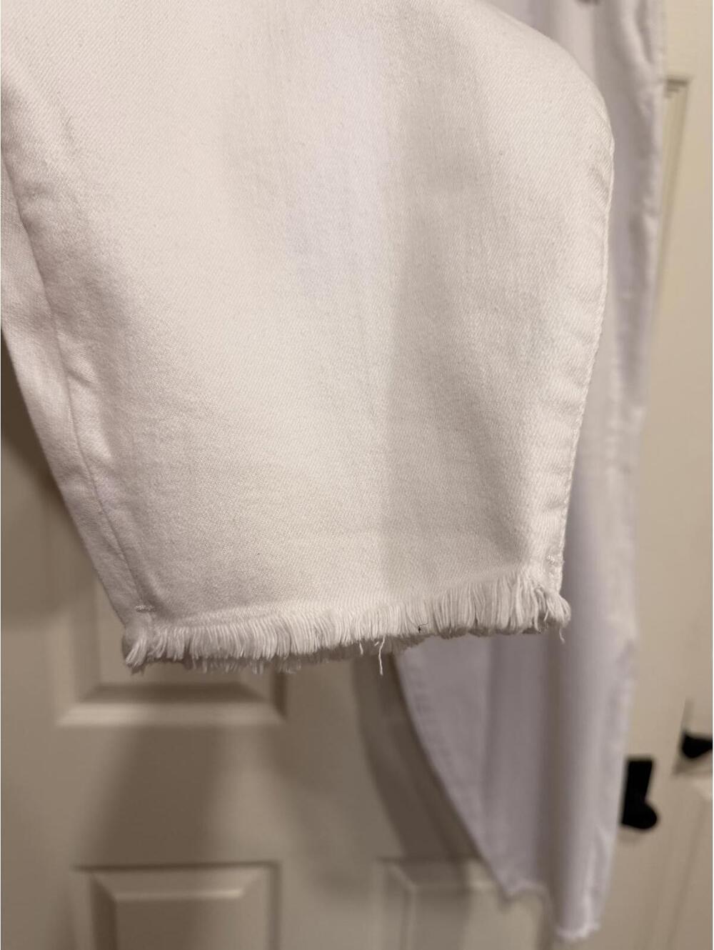 #65 GOOD AMERICAN SZ. 20-26 Cropped White Jeans NWT - Picture 9 of 9